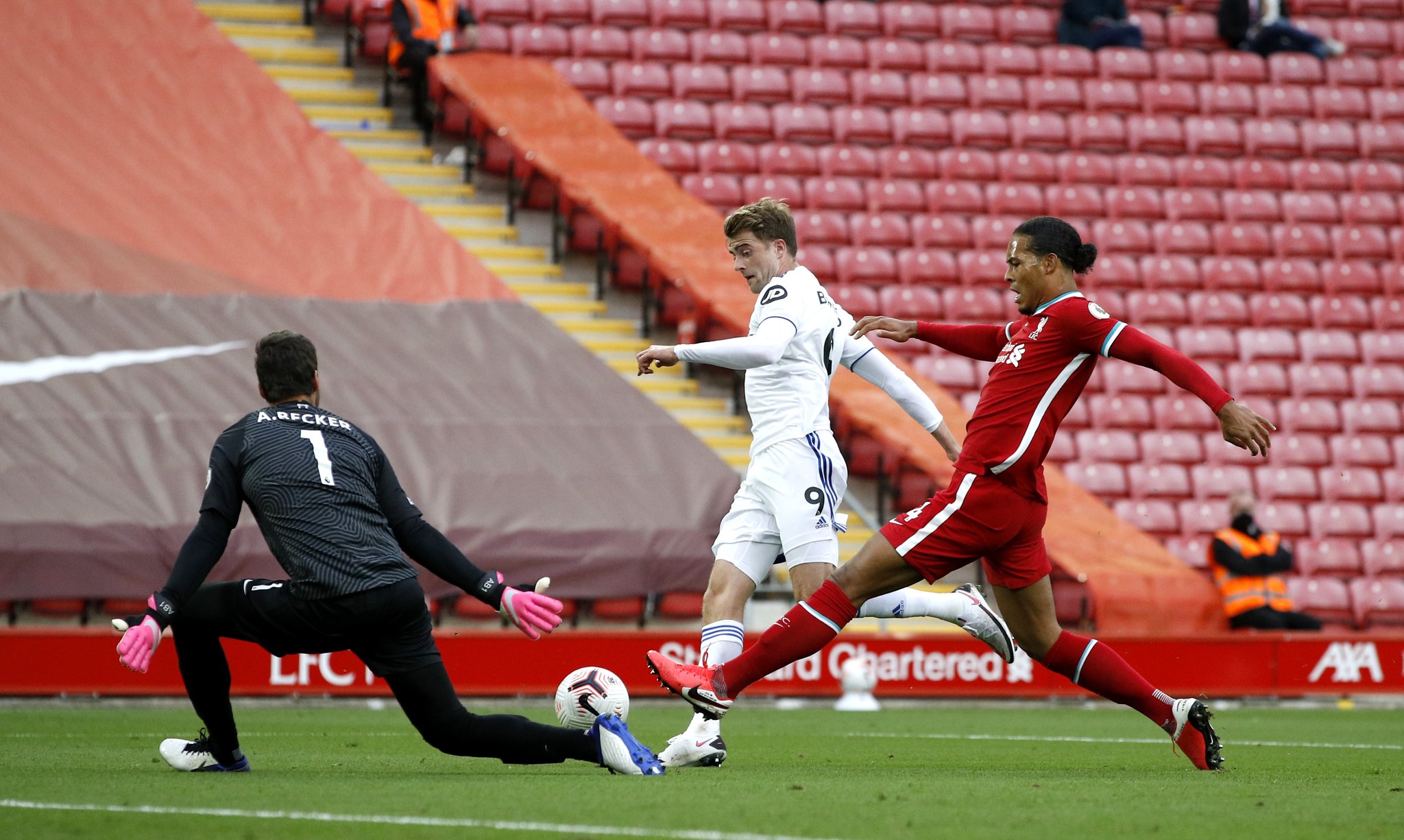 數據比拼 數據比拼