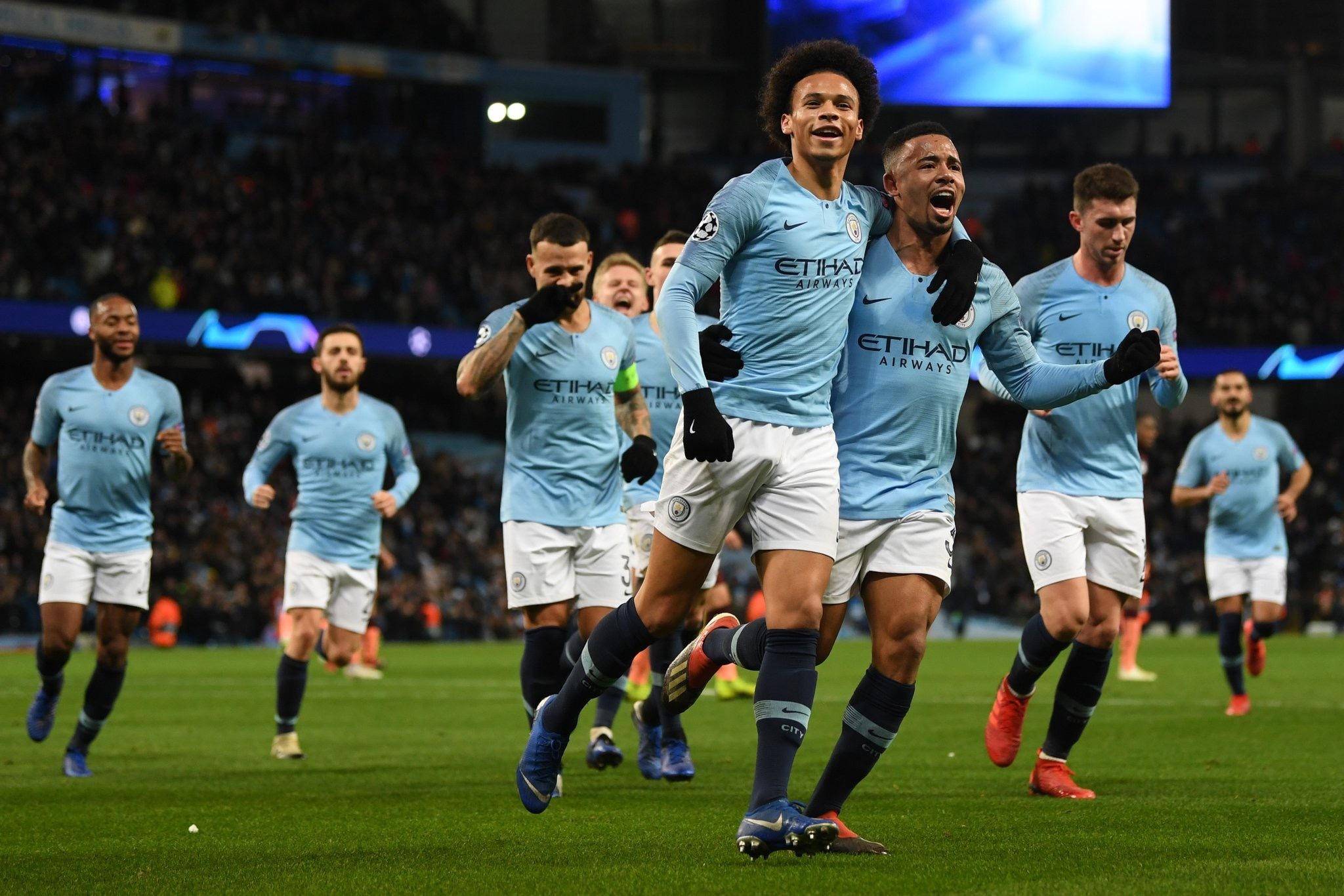 场呈现出 场呈现出